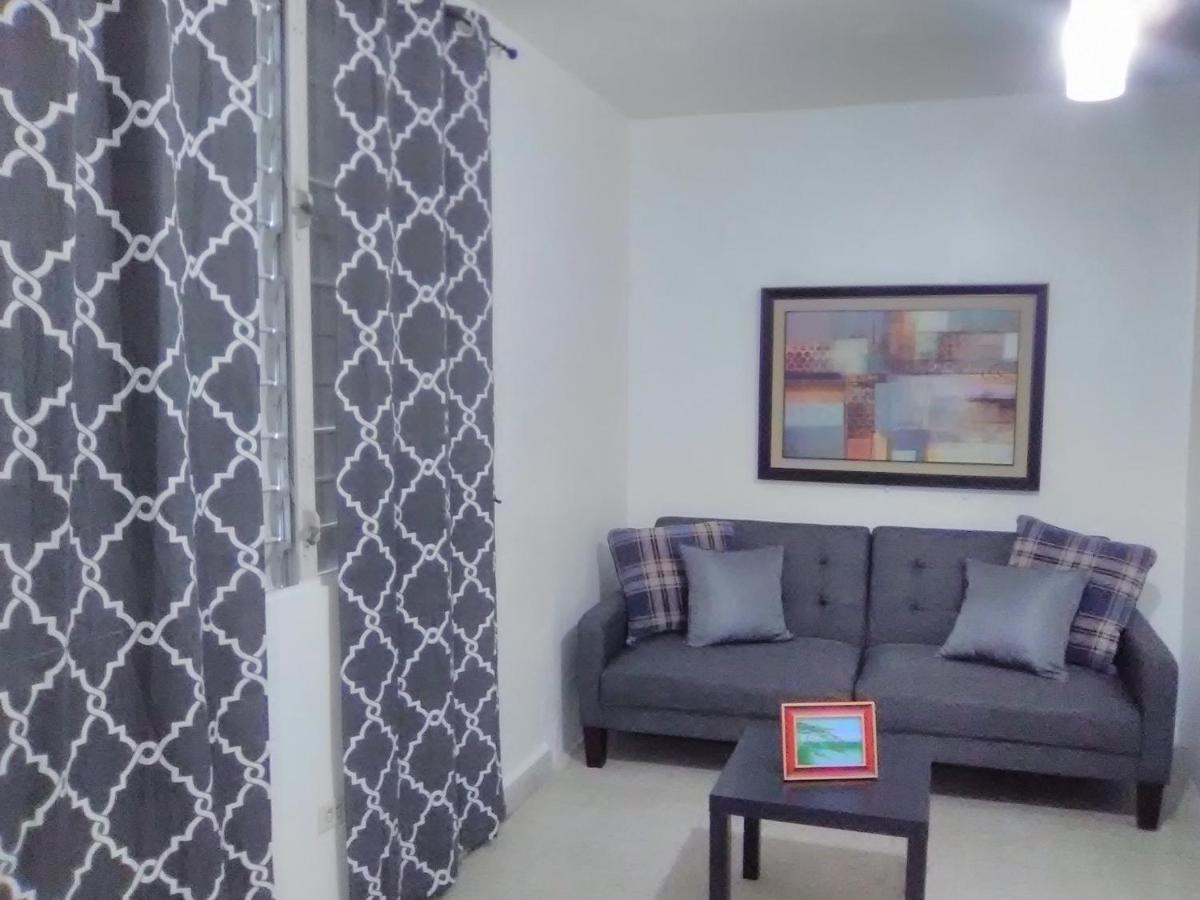 Hermoso Apartamento Frente Aeropuerto De Isla Verde San Juan Exterior photo